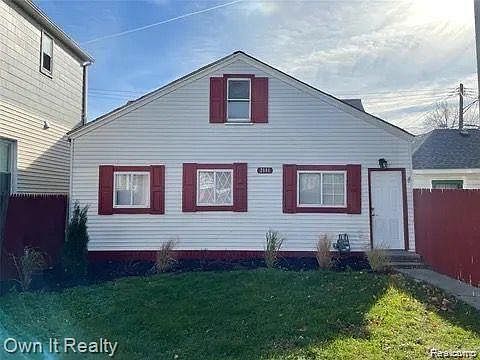 1st image of 2686 Carpenter St