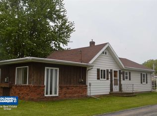 922 Tayco St, Menasha, WI 54952