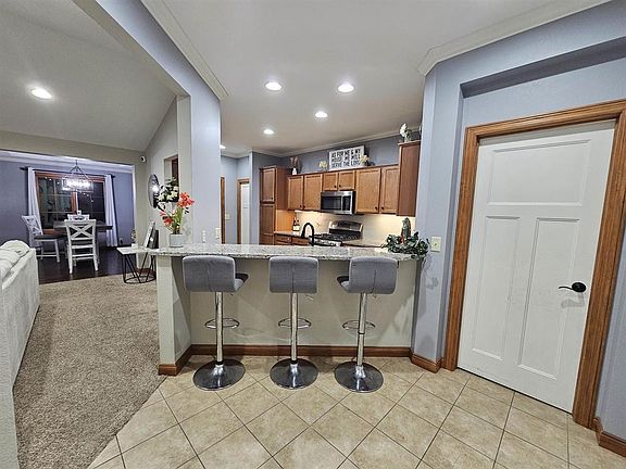 5th image of 803 Ragan Rd