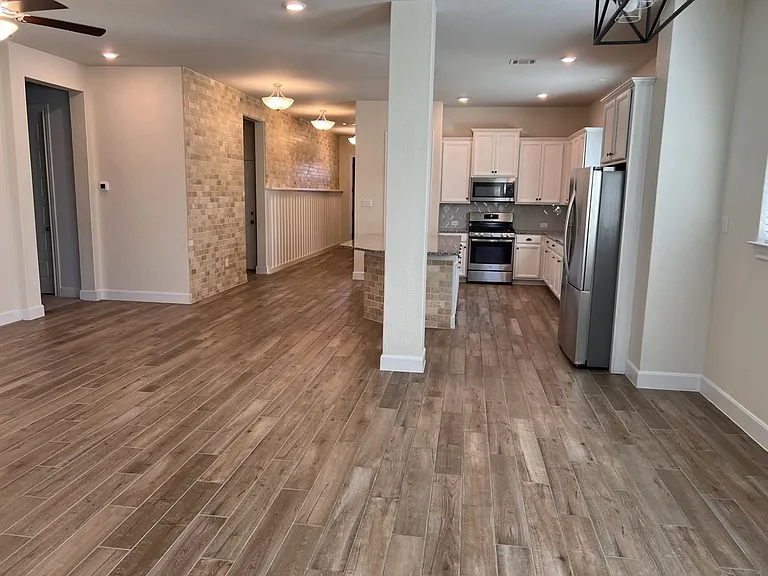 10215 High Noon Dr — Photo 7