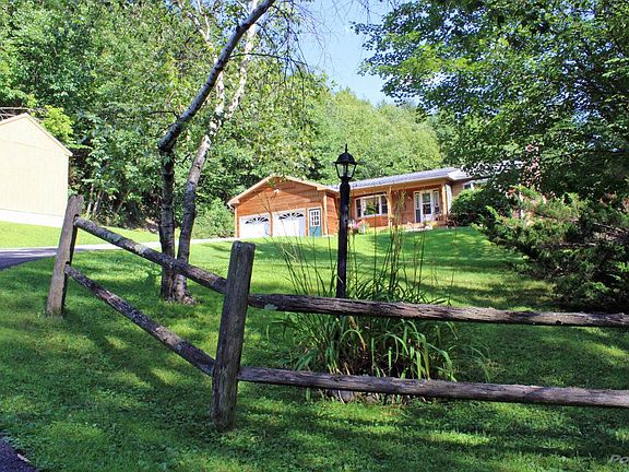 house-from-the-driveway-fence
