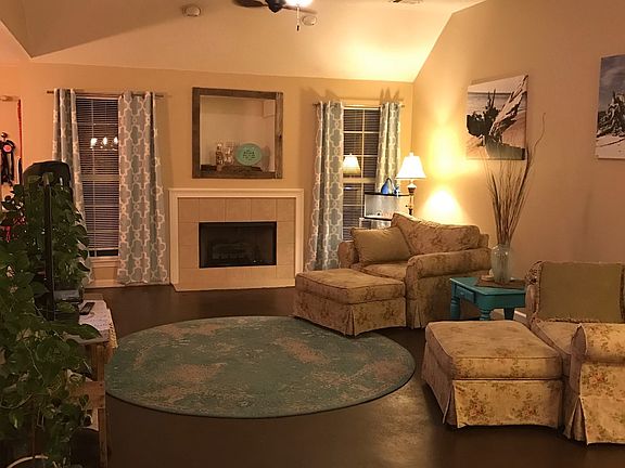 3rd image of 629 Laurel Hill Cir
