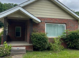 1134 Spring Valley Dr, Huntington, WV 25701