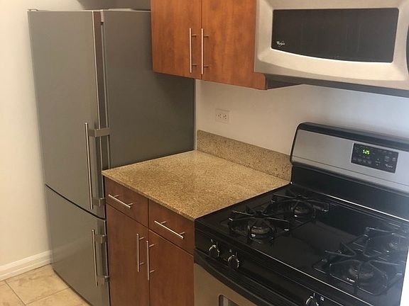 4th image of 888 Main St APT 413