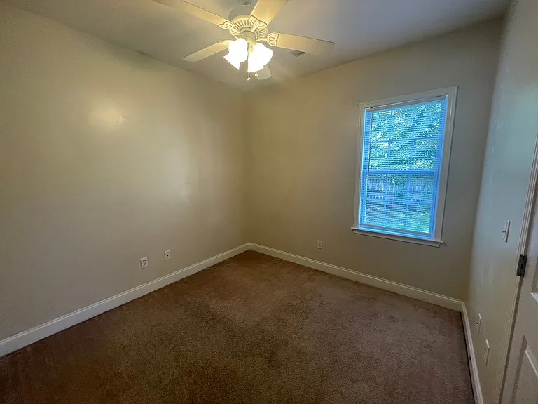 375 Lullwater Dr — Photo 13