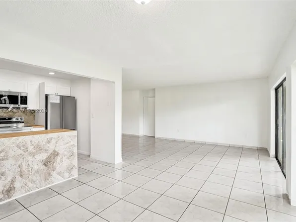 5700 SW 127th Ave APT 1118, Miami, FL 33183
