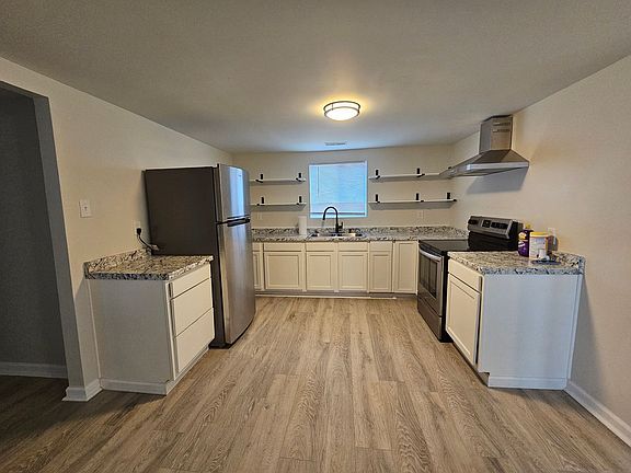 3rd image of 5307 Clover Ave
