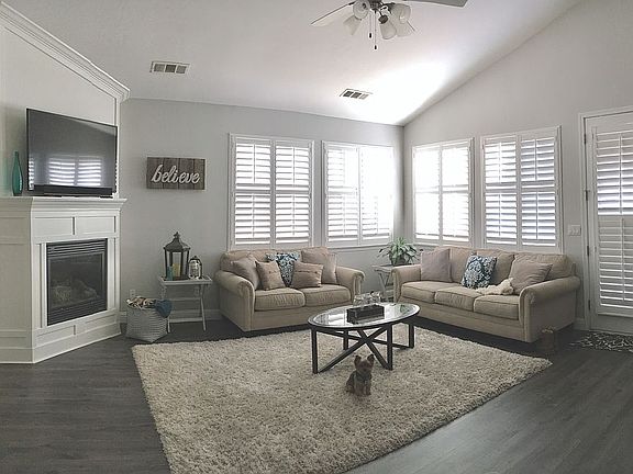 4th image of 4016 E Willow Ave