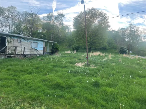 1231 Tippecanoe Rd, Smock, PA 15480