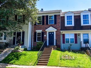 27 Marian Ct, Sterling, VA 20165