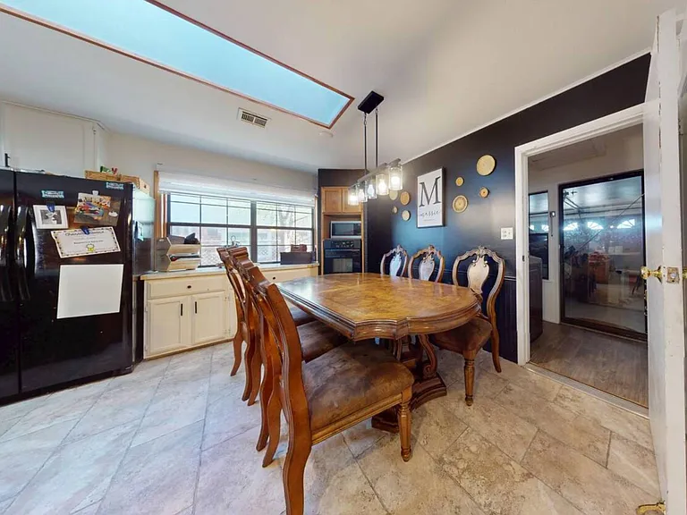 1719 Green Meadows Cir — Photo 9
