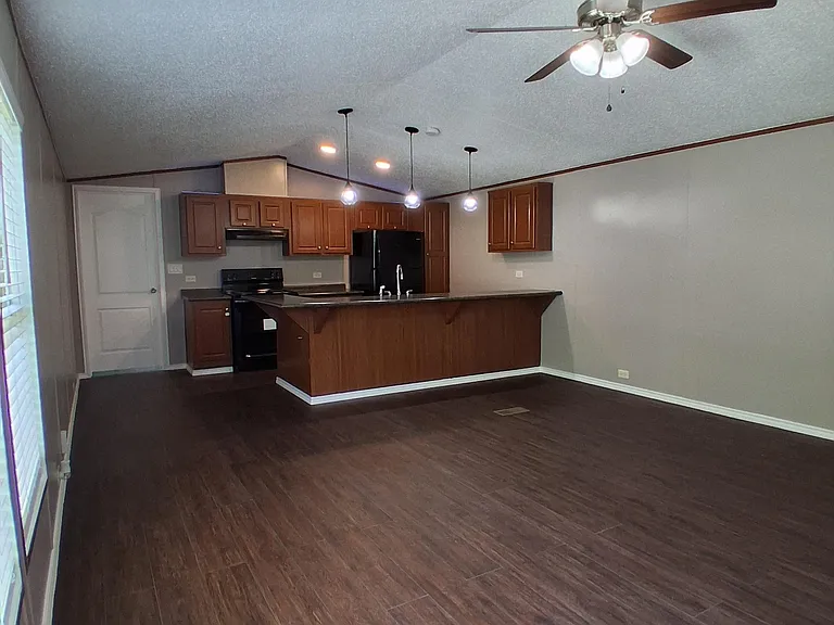 611 Summerhaven Dr #611 — Photo 1