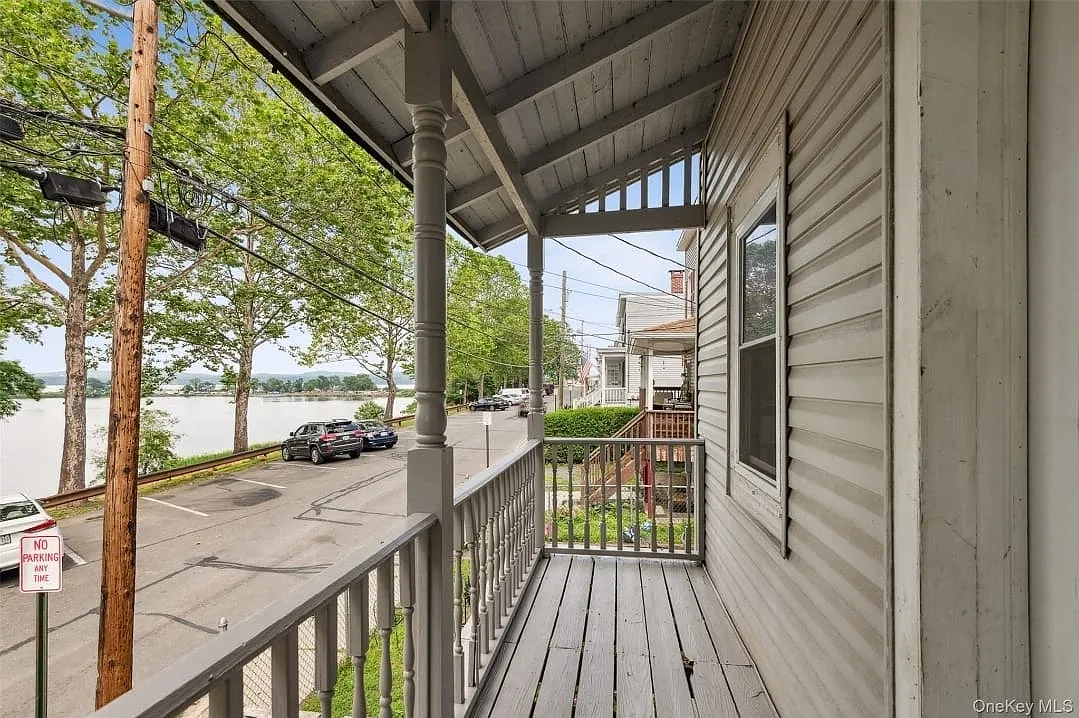 4 bed, 1454 sqft, $2,999 — Photo 3
