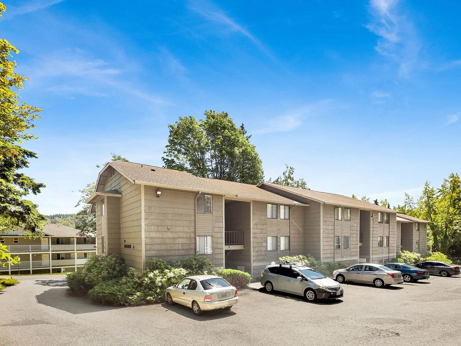 Woodridge Apartments — Photo 3
