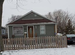 1024 Pine St, Waukegan, IL 60085