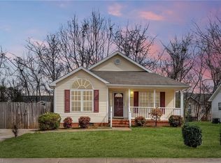 3702 Sherbourne Ln, Greensboro, NC 27405