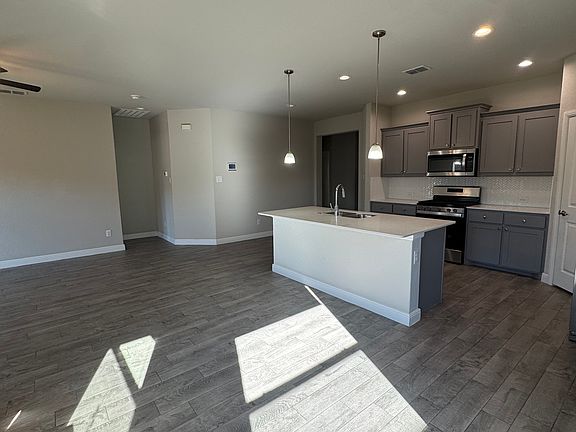 2nd image of 848 Finchley Dr