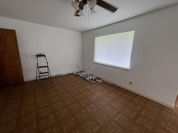 3rd image of 2042 N Broad St