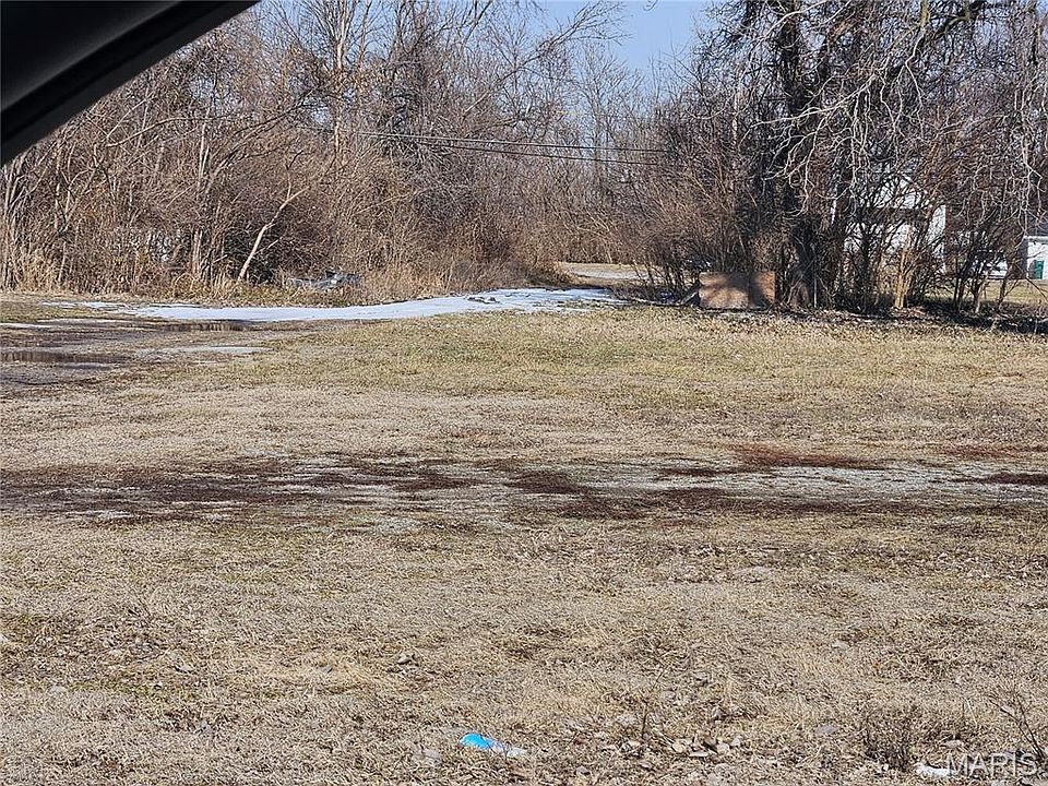 1st image of 914 S 12th St