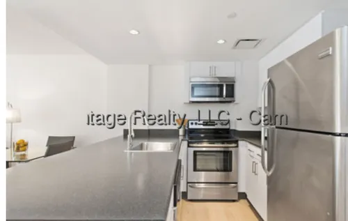 295 Harvard Lee St #901 Photo 1