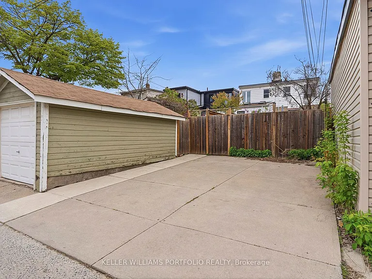 15 Myrtle Ave — Photo 36