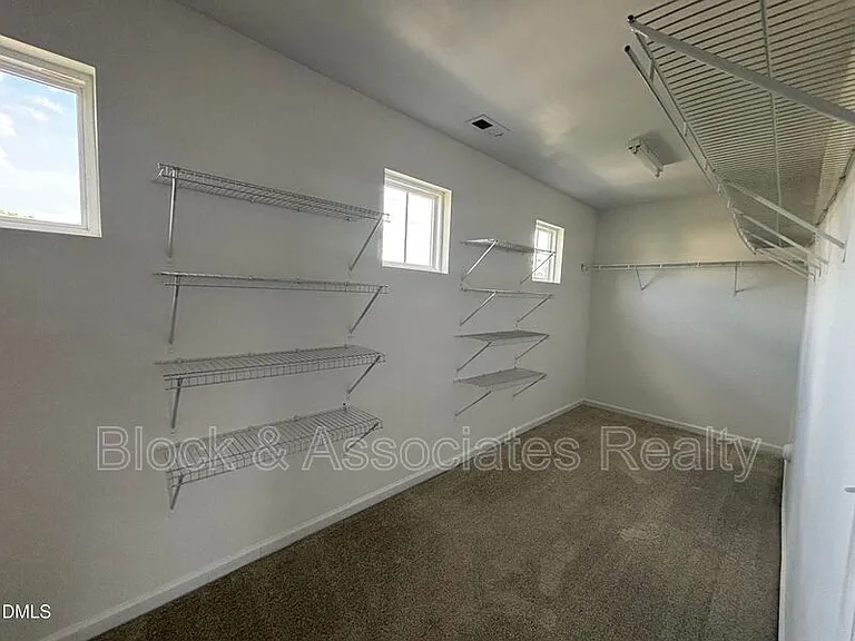 101 Red Bird Dr — Photo 5