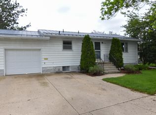 1921 Morningside Dr, Brookings, SD 57006