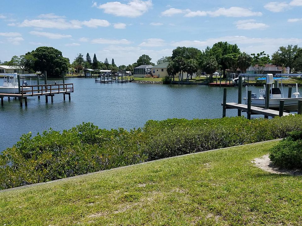2nd image of 668 Yardarm Dr