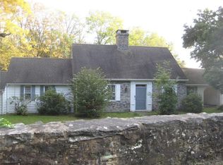 17 Huntington Ln, Norwich, CT 06360