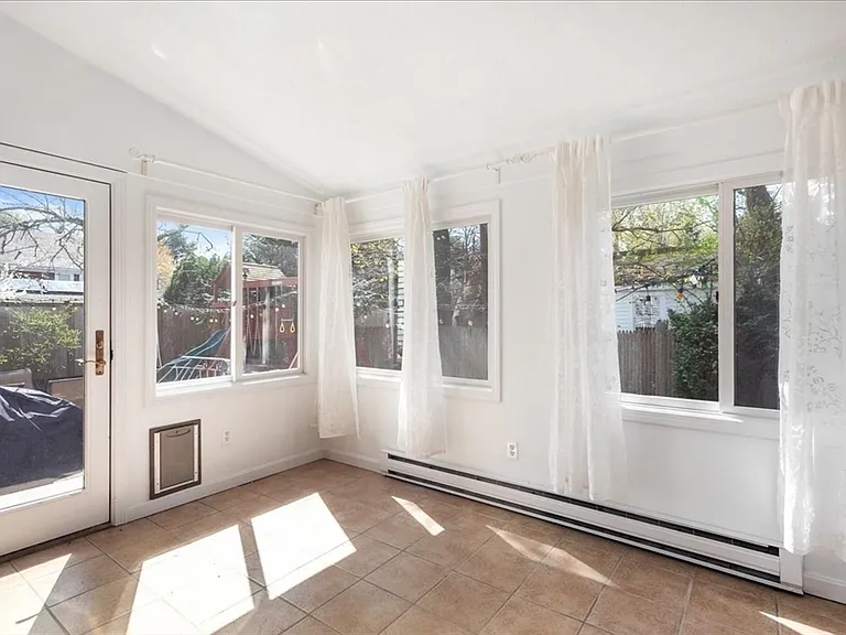 11 Gay St — Photo 10