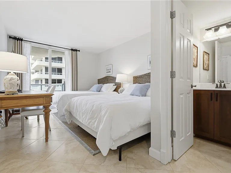 3554 Ocean Drive 703S #504N — Photo 19