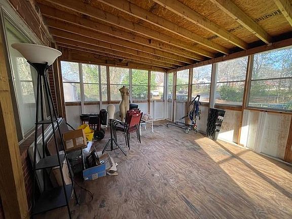 3rd image of 1987 Merle Cir