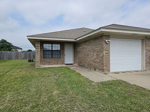 5202 Daybreak Dr Photo 1