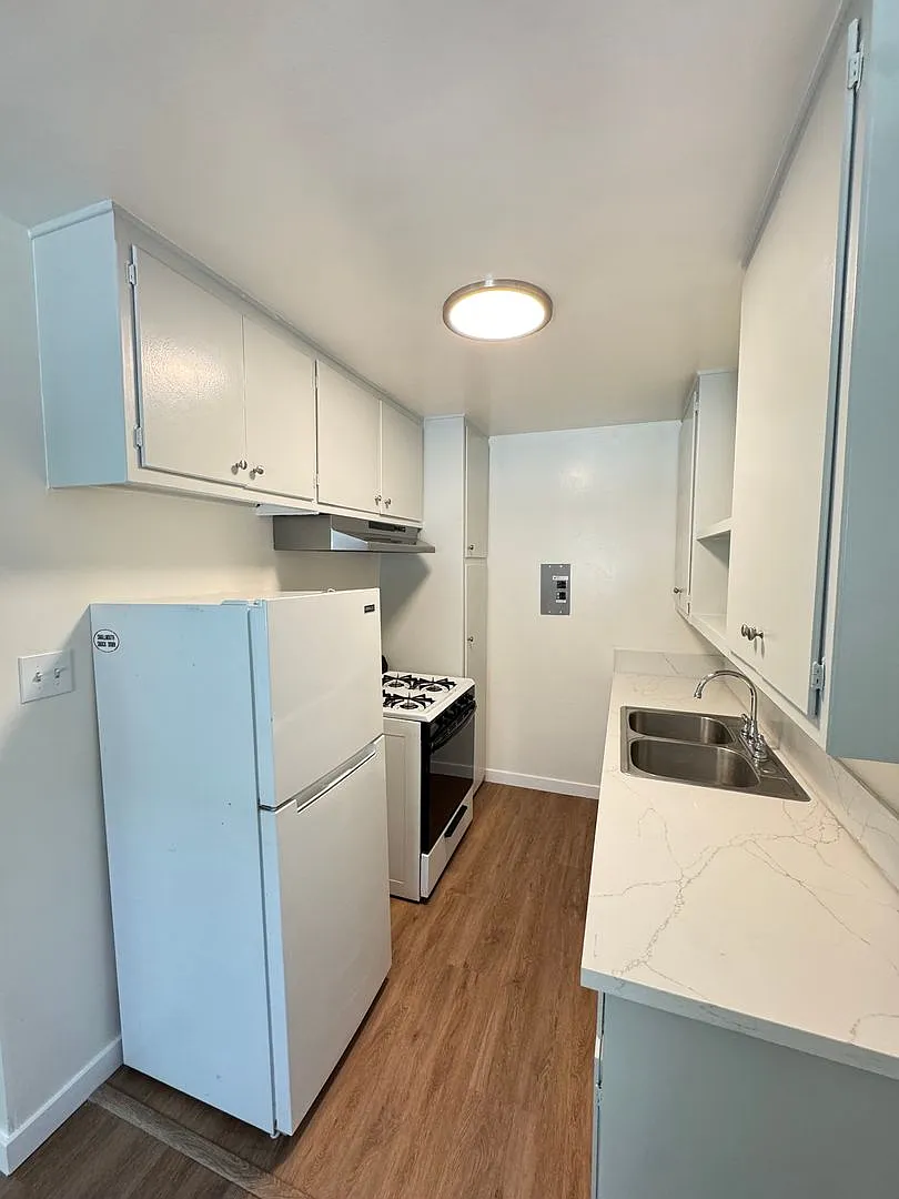 Building Photo - 2212 San Anseline Ave #2