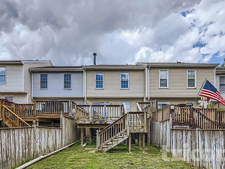 8211 Berryfield Dr — Photo 15