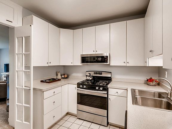 3rd image of 2549 W Winnemac Ave APT 1