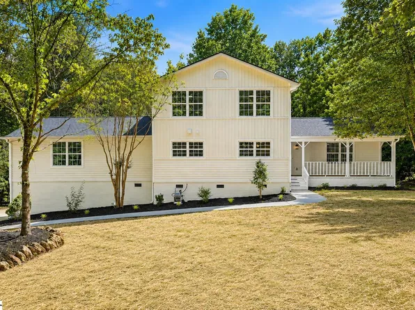 8 Overlook Ct, Greenville, SC 29609