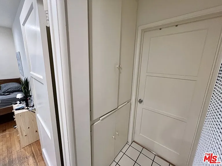 943 Indiana Ave — Photo 14
