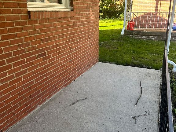 3rd image of 2325 E Midlothian Blvd