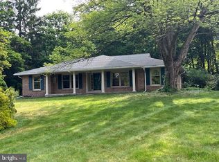 214 Meadow Glen Ln, Reading, PA 19607