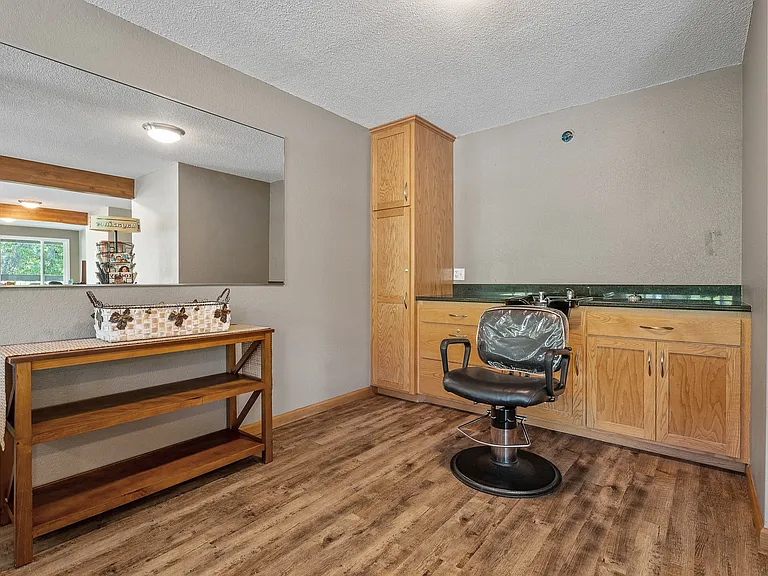 Golden Meadows Apartments — Photo 25