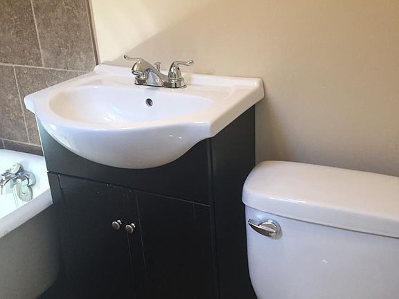 5th image of 5031 Baltimore Ave APT 2R