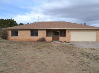 51 Walker Rd, Edgewood, NM 87015