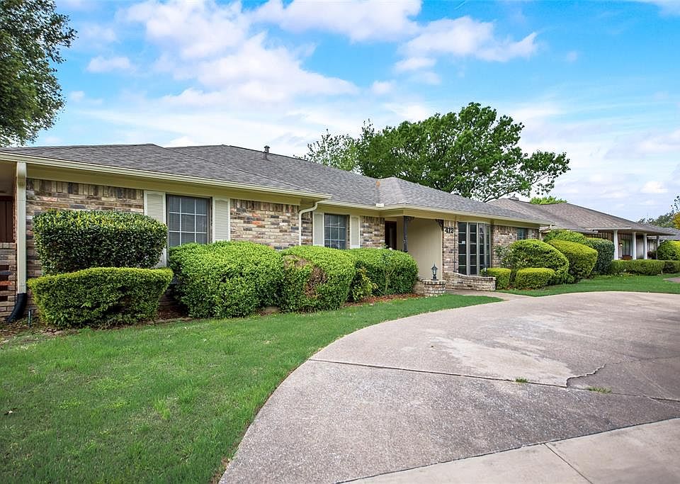 1st image of 412 Park Bend Dr
