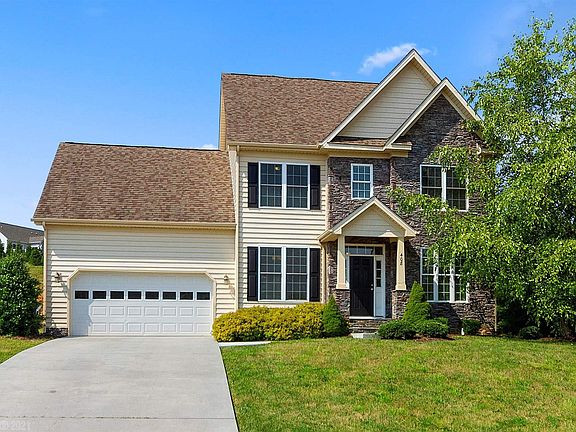 3rd image of 408 Heartwood Xing Suite 403