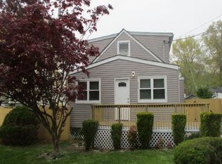 225 Fir Grove Rd, Ronkonkoma, NY 11779