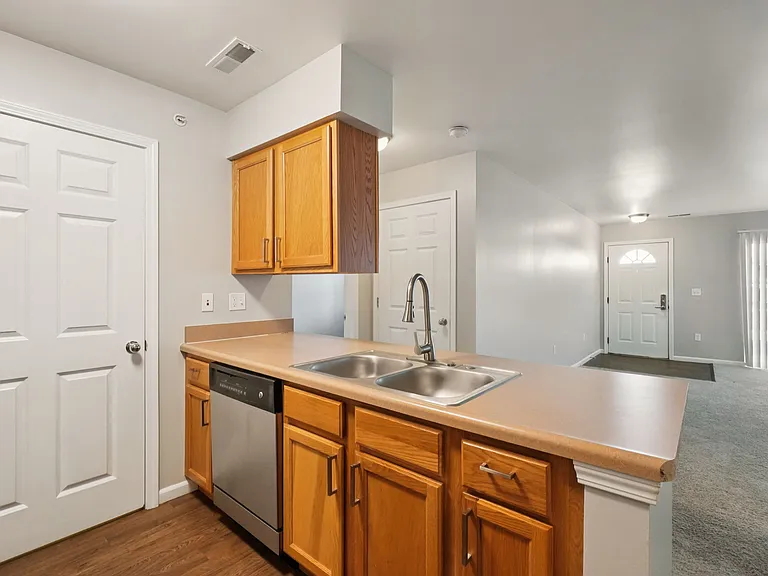 Abbey Ridge Apartment Homes — Photo 43