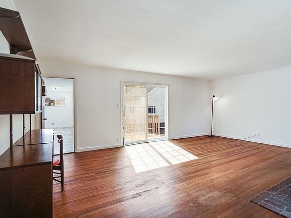 5th image of 503 Capuchino Dr