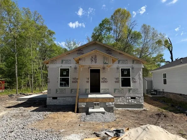 604 Decherd St E, Tullahoma, TN 37388