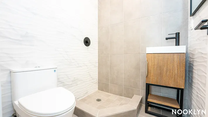 Rented by Nooklyn NYC LLC | media 21